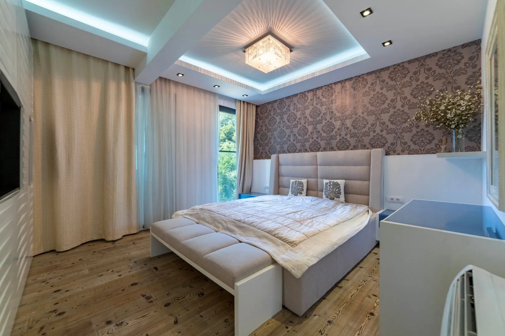 Sale, four bedroom apartment, 355m², Bečići, Budva