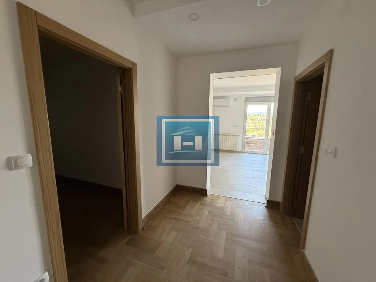 Prodaja, dvosoban stan, 95m², Vašarište, Jagodina