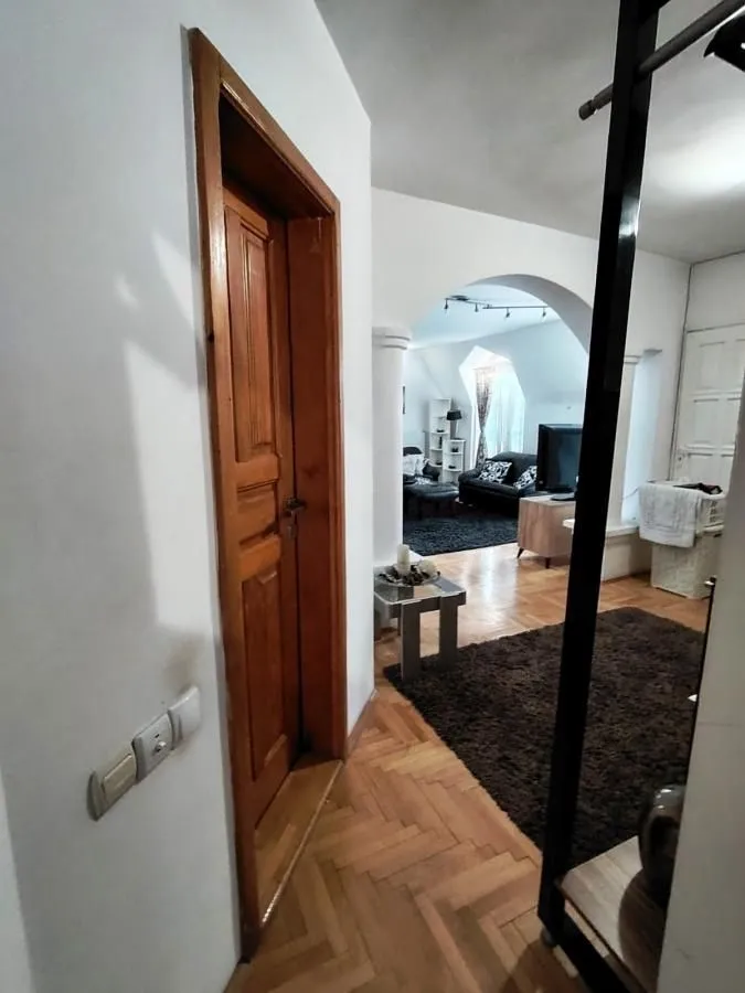 Izdavanje, trosoban stan, 90m², Centar, Niš