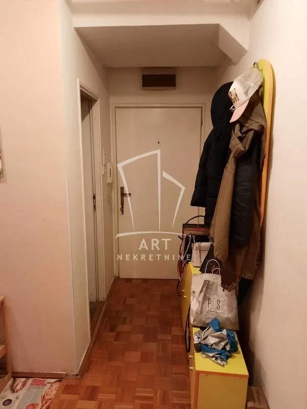 Prodaja, dvosoban stan, 45m², Kluz, Zvezdara Sve Podlokacije