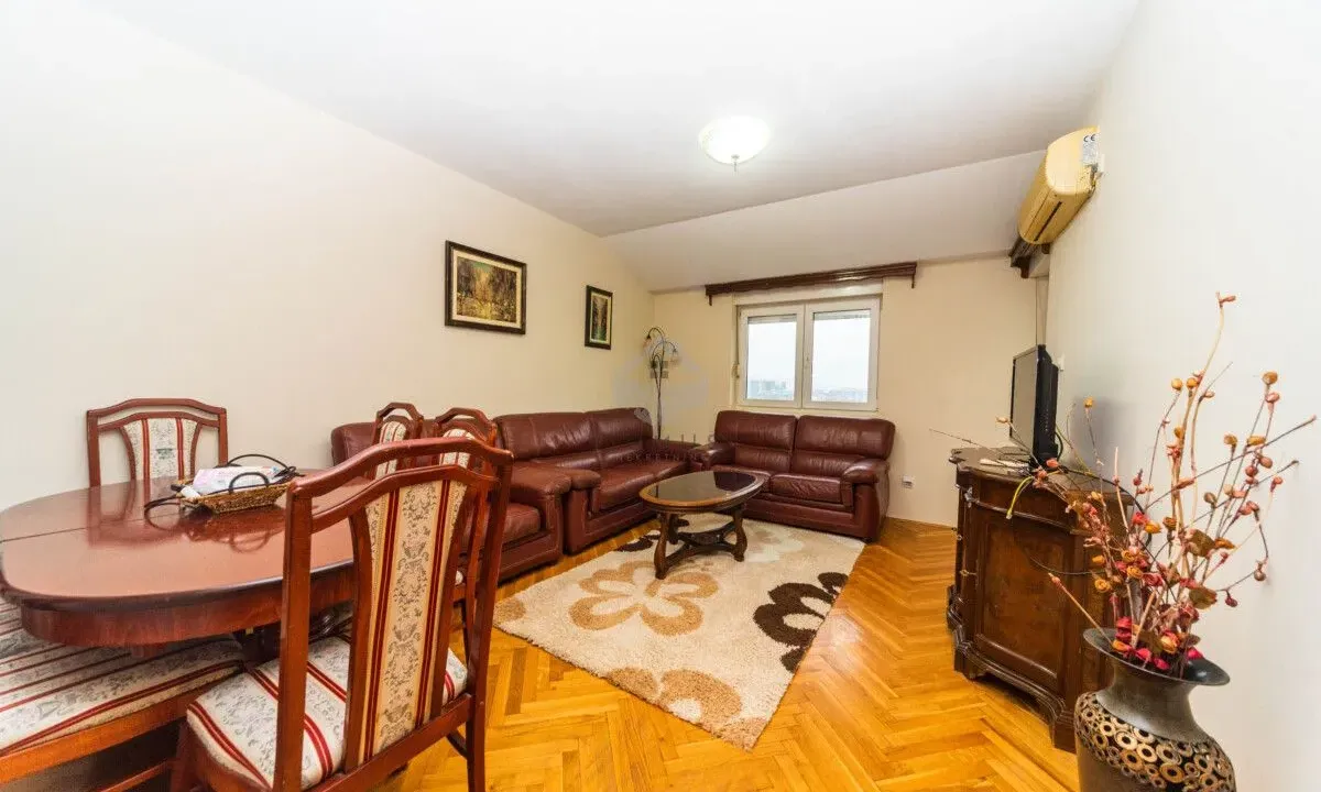 Izdavanje, jednosoban stan, 45m², Stari Aerodrom, Podgorica