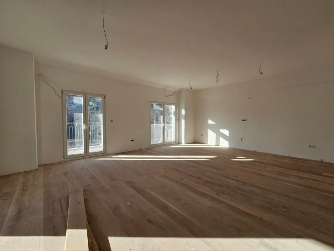 Prodaja, trosoban stan, 128m², Momišići, Podgorica