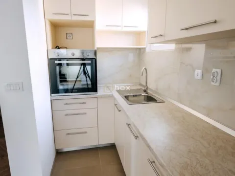 Izdavanje, trosoban stan, 168m², Pantelej, Niš - image 8