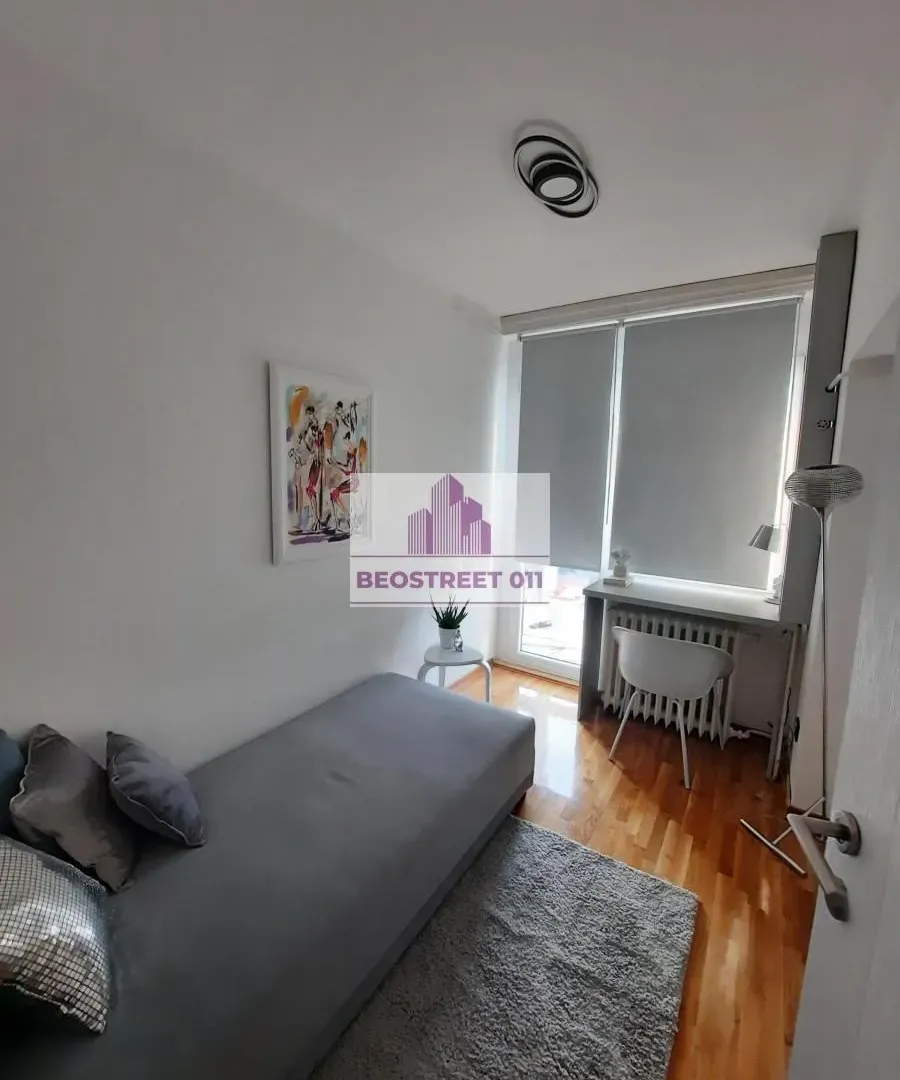 Prodaja, trosoban stan, 83m², Južni Bulevar, Vračar Sve Podlokacije