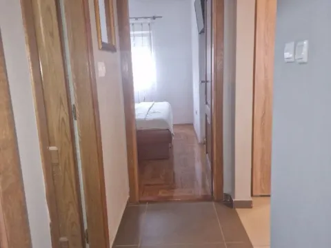 Rent, two bedroom apartment, 52m², Kalimanj, Tivat - image 5