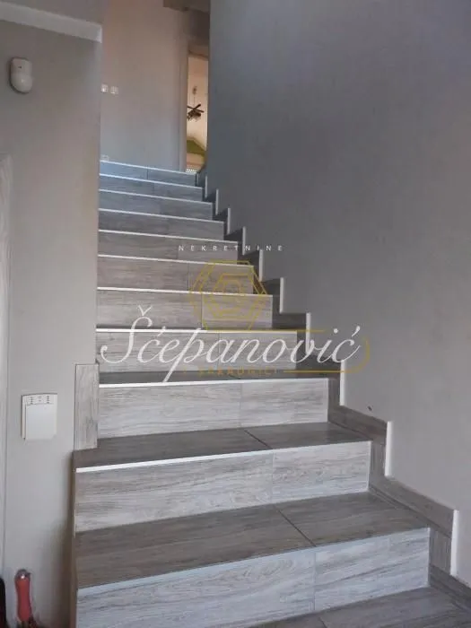 Prodaja, kuća, 155m², Futog, Novi Sad Sve Podlokacije