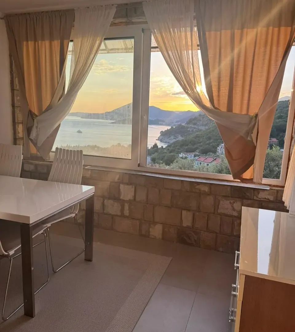 Prodaja, dvosoban stan, 54m², Pržno, Budva