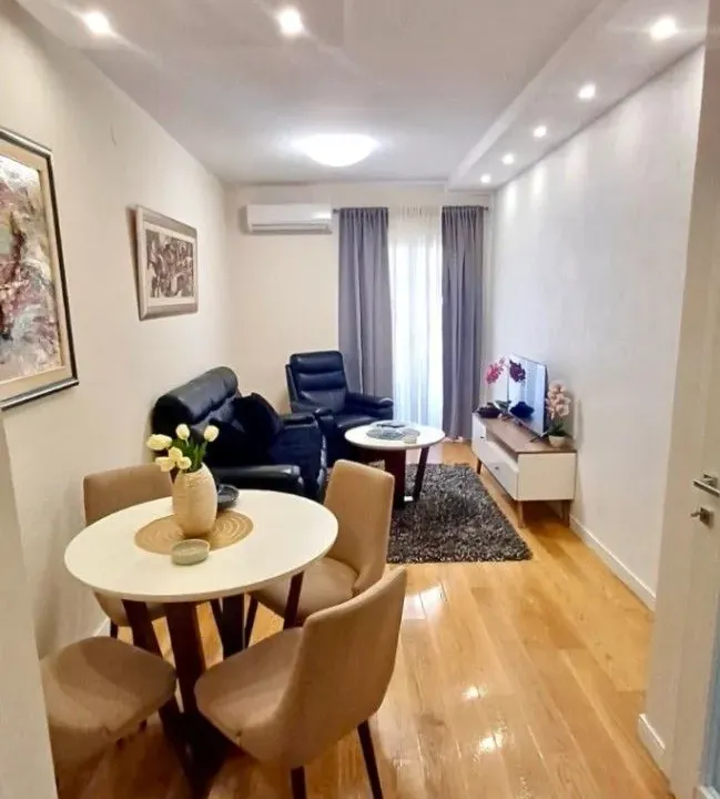 Rent, one bedroom apartment, 42m², Central Point, Podgorica