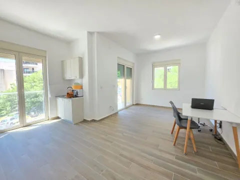 Prodaja, dvosoban stan, 74m², Bečići, Budva - image 1