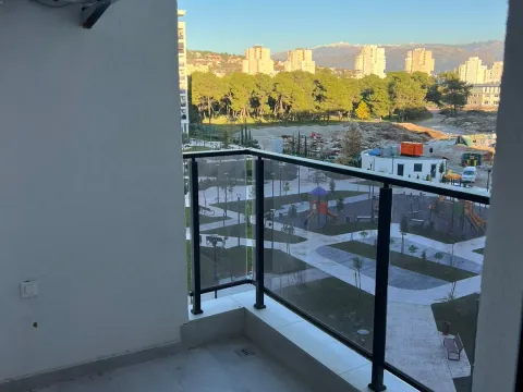 Prodaja, jednosoban stan, 52m², Tološka šuma, Podgorica - image 7
