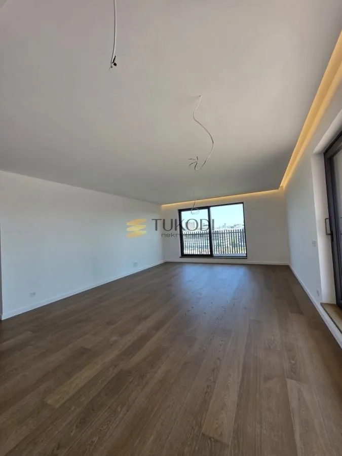 Prodaja, trosoban stan, 170m², Novi Beograd Blok 65, Novi Beograd Sve Podlokacije