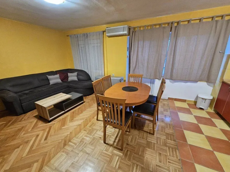 Izdavanje, dvosoban stan, 65m², Centar, Podgorica