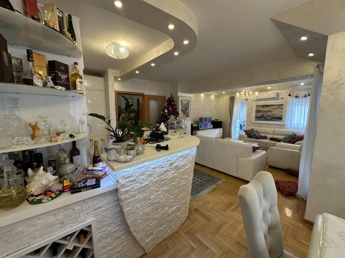 Prodaja, dvosoban stan, 90m², Budva, Crna Gora