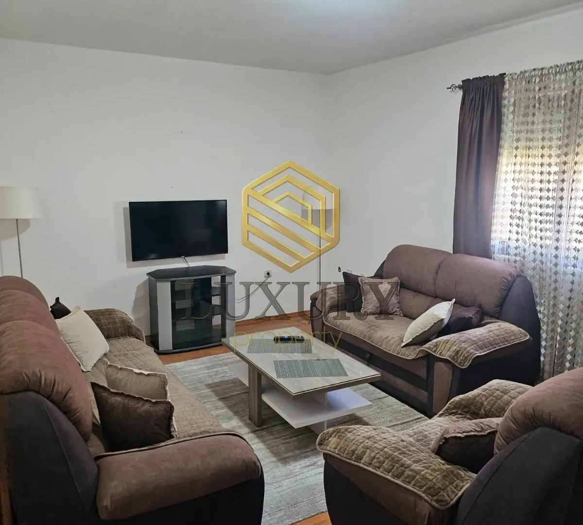 Izdavanje, trosoban stan, 100m², Masline, Podgorica