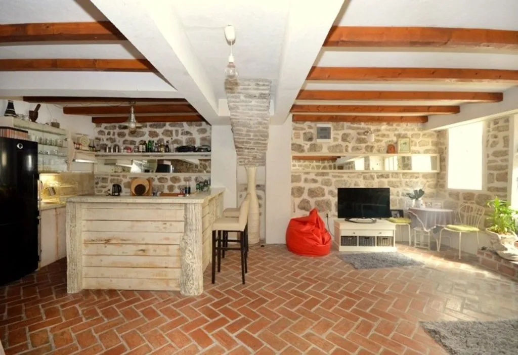 Prodaja, dvosoban stan, 106m², Centar, Herceg Novi