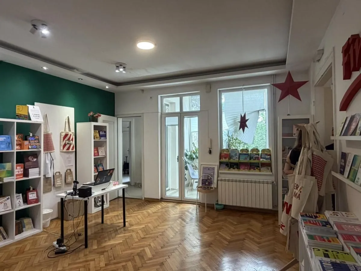Rent, four bedroom apartment, 115m², Vračar Sve Podlokacije, Beograd