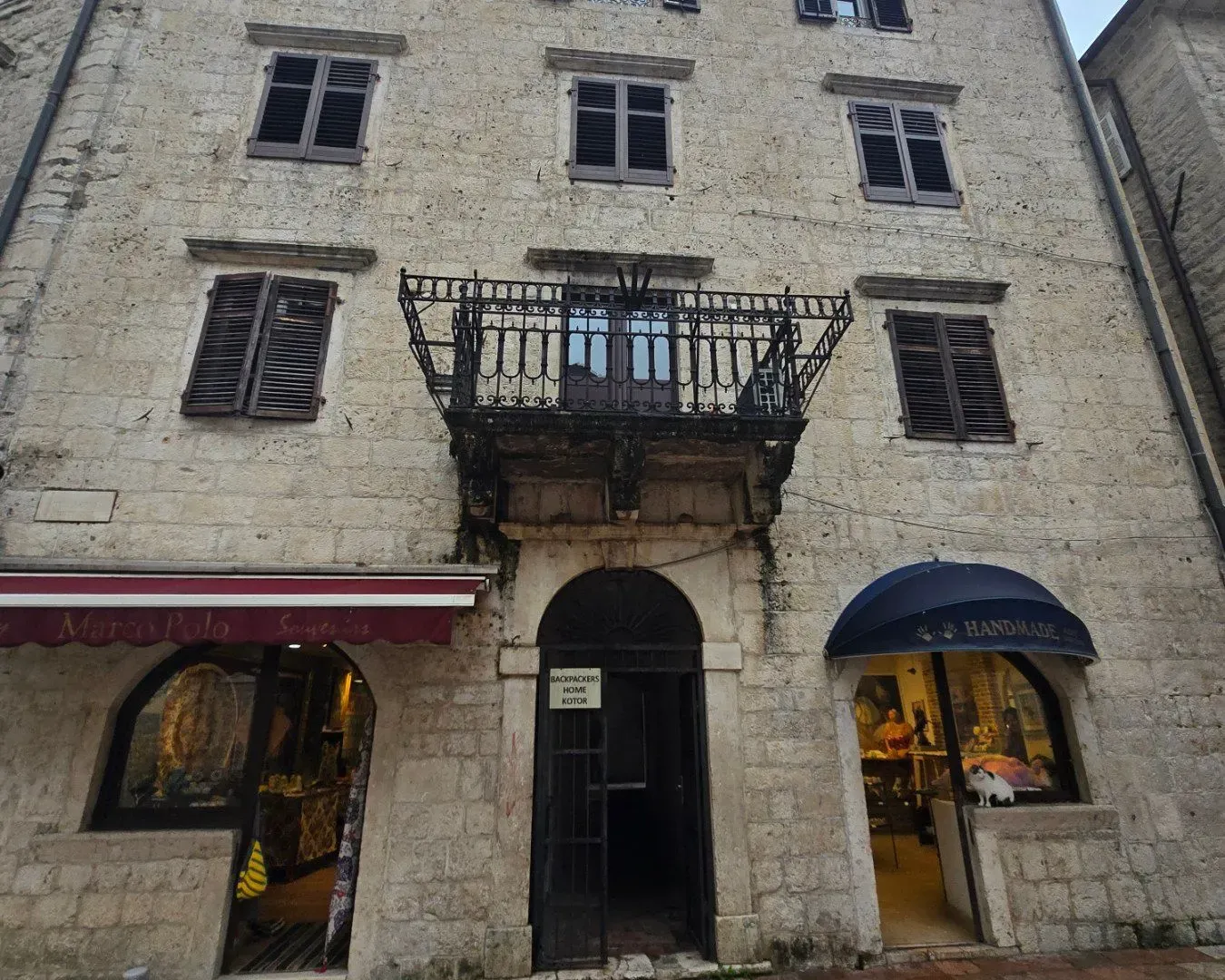 Rent, office space, 100m², Stari Grad Kotor, Kotor