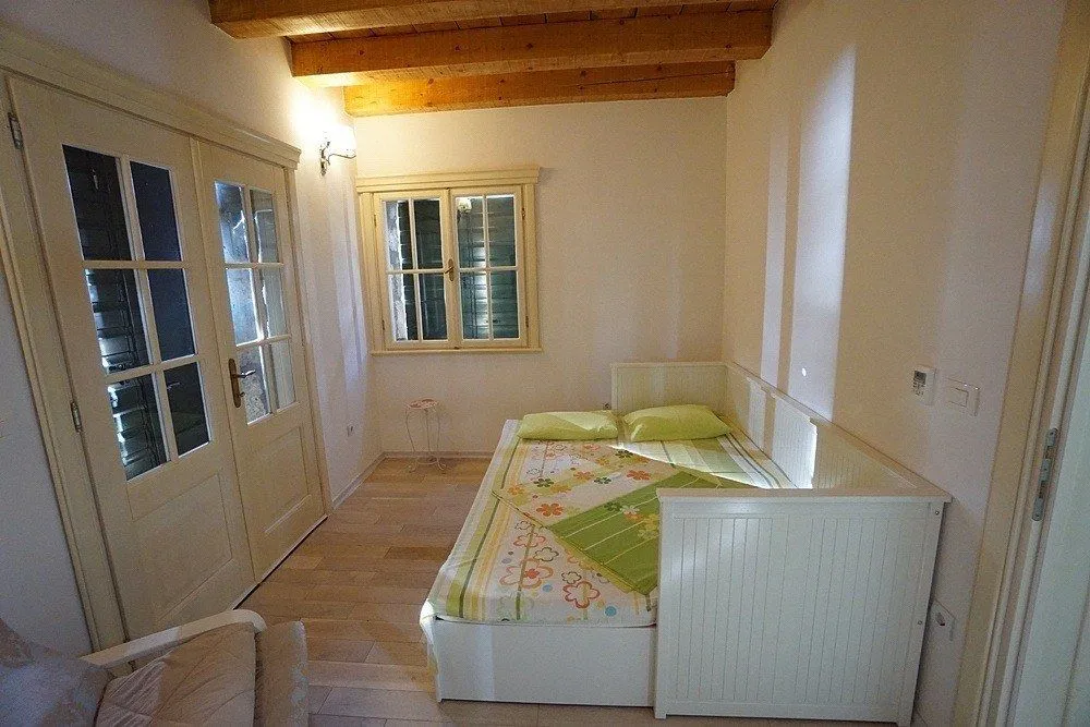 Prodaja, kuća, 400m², Šušanj, Bar
