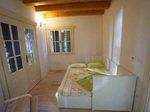 Prodaja, kuća, 400m², Šušanj, Bar - image 19