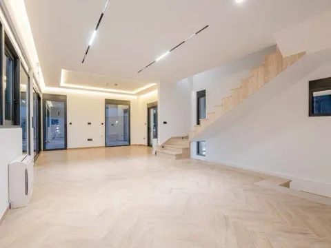 Sale, house, 240m², Kamenovo, Budva - image 16