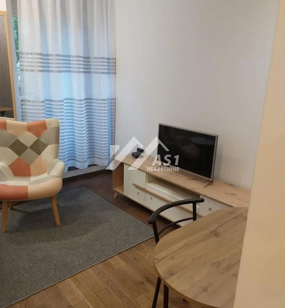 Izdavanje, stan, 26m², Adamovićevo Naselje, Novi Sad Sve Podlokacije
