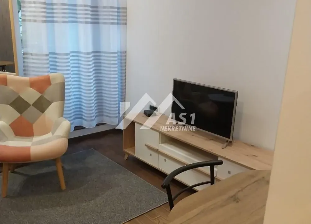 Izdavanje, stan, 26m², Adamovićevo Naselje, Novi Sad Sve Podlokacije