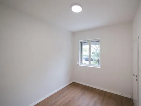 Prodaja, dvosoban stan, 62m², Stari Aerodrom, Podgorica - image 9