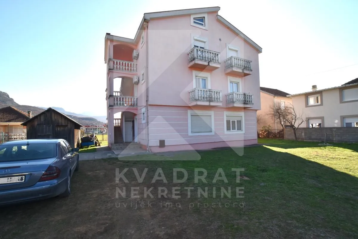 Izdavanje, petosoban stan, 120m², Zlatica, Podgorica
