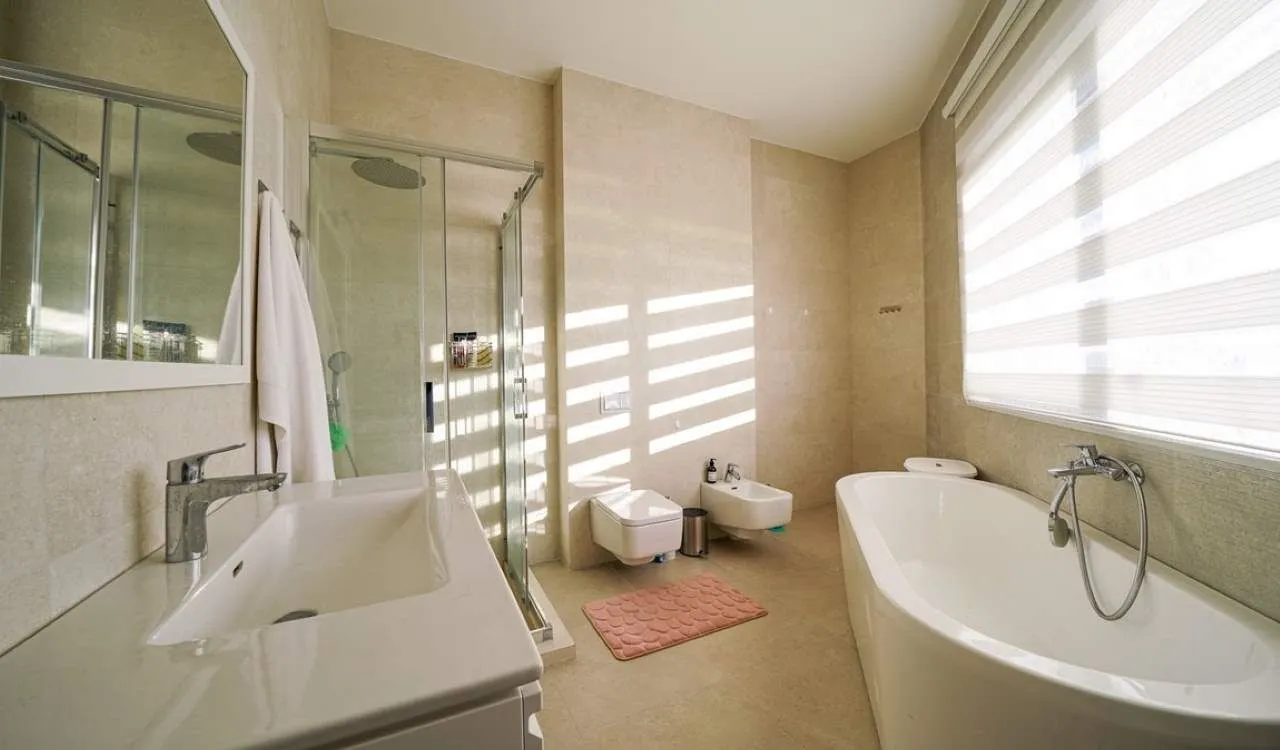 Sale, house, 290m², Tivat, Crna Gora