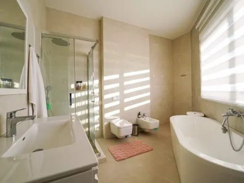 Prodaja, kuća, 290m², Tivat, Crna Gora - image 13