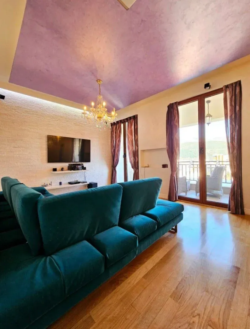 Izdavanje, četvorosoban stan, 120m², Babin Do, Budva