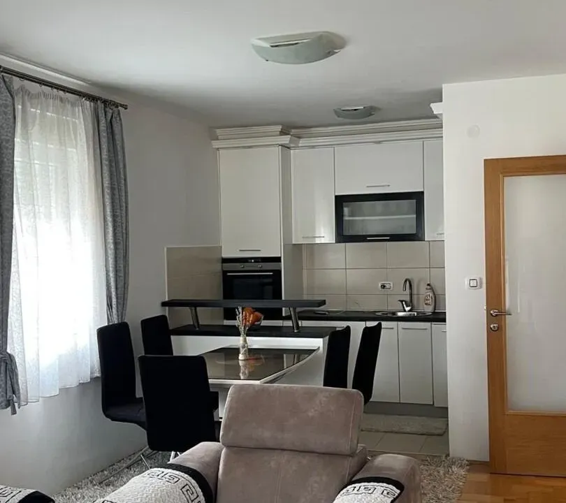 Rent, two bedroom apartment, 90m², Seljanovo, Tivat