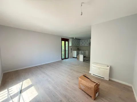 Sale, one bedroom apartment, 45m², Bečići, Budva - image 3