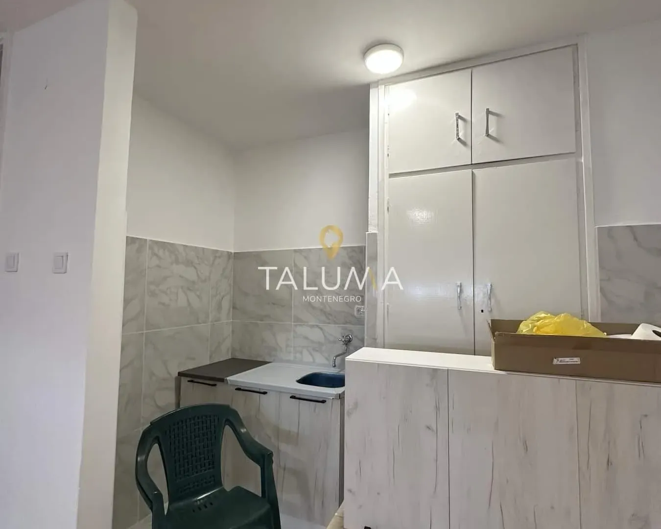 Izdavanje, dvosoban stan, 65m², Pobrežje, Podgorica