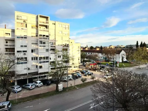 Izdavanje, jednosoban stan, 50m², Centar, Podgorica - image 17