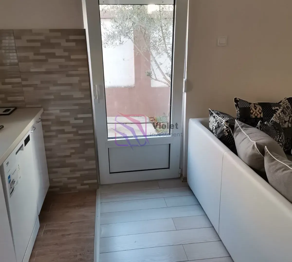 Izdavanje, jednosoban stan, 40m², Stari Aerodrom, Podgorica