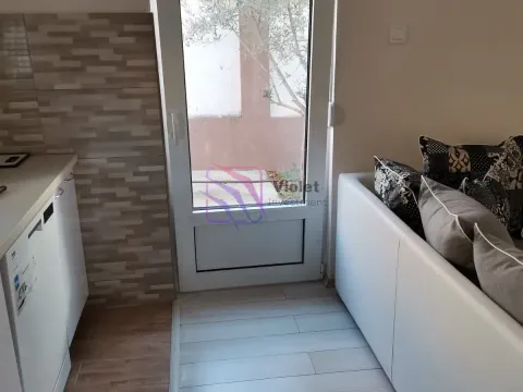 Izdavanje, jednosoban stan, 40m², Stari Aerodrom, Podgorica - image 13