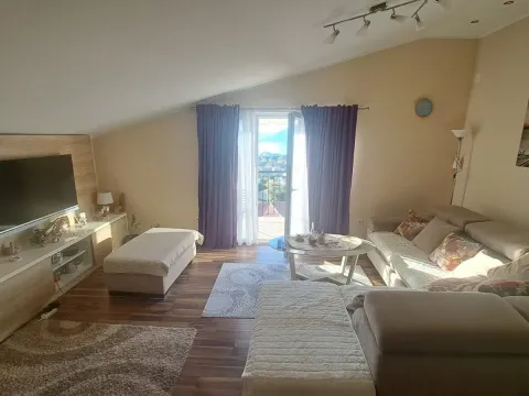 Rent, three bedroom apartment, 106m², Tripovići, Tivat - image 1