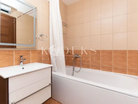 Rent, two bedroom apartment, 78m², City Kvart, Podgorica - image 11