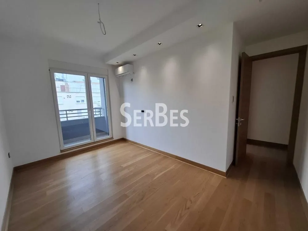 Prodaja, četvorosoban stan, 240m², Adamovićevo Naselje, Novi Sad Sve Podlokacije