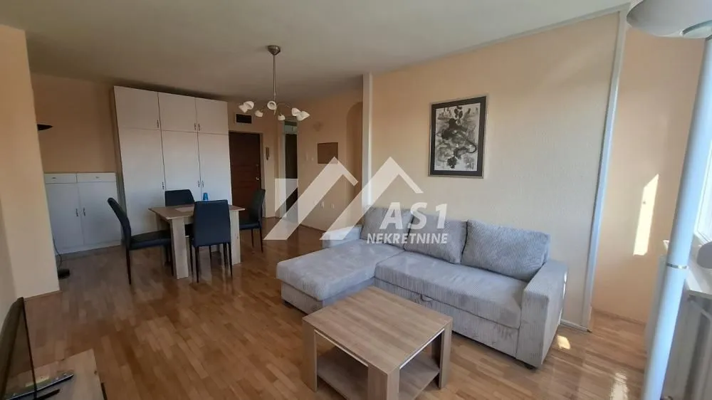 Izdavanje, jednosoban stan, 41m², Centar, Novi Sad
