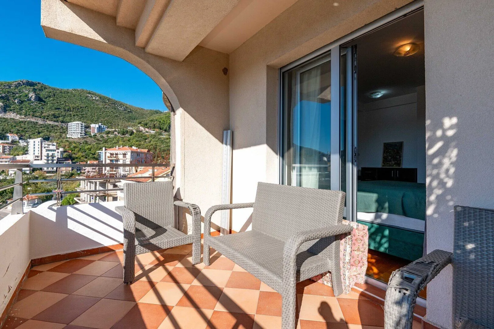 Sale, one bedroom apartment, 71m², Bečići, Budva