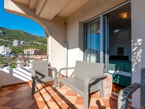 Sale, one bedroom apartment, 71m², Bečići, Budva - image 14