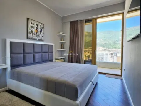 Izdavanje, dvosoban stan, 89m², Budva, Crna Gora