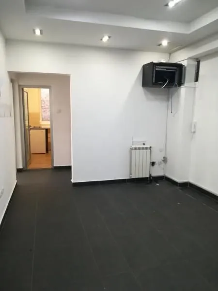 Izdavanje, poslovni prostor, 130m², Stari Grad, Beograd