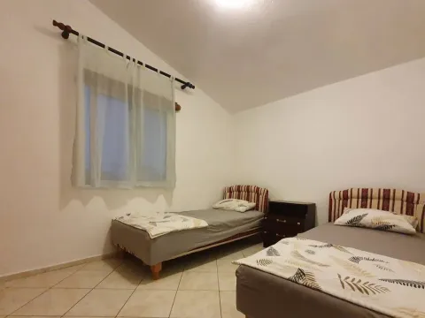 Izdavanje, dvosoban stan, 80m², Ilino, Bar - image 3