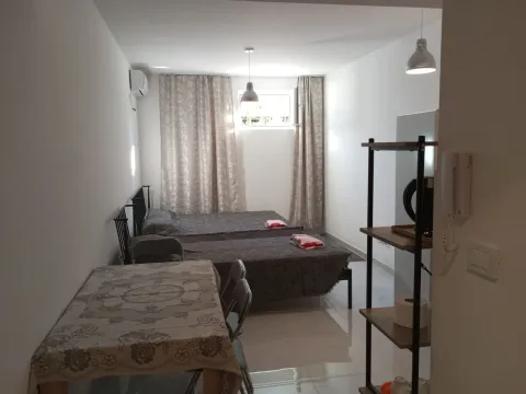 Prodaja, garsonjera, 27m², 1 maj, Podgorica - image 1