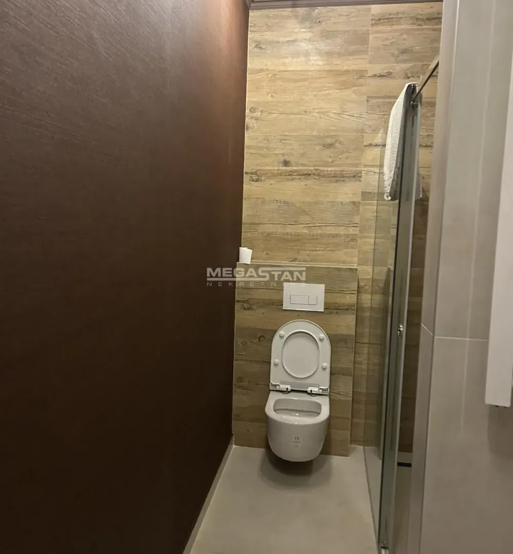 Prodaja, četvorosoban stan, 162m², Pančevo, Srbija