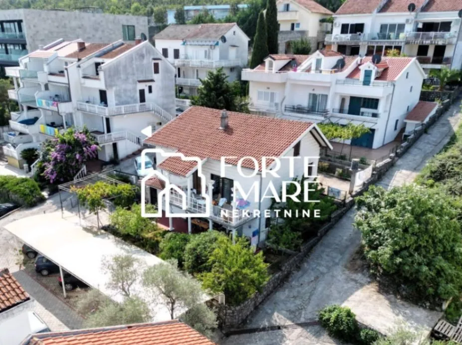 Prodaja, dvosoban stan, 115m², Tivat, Crna Gora