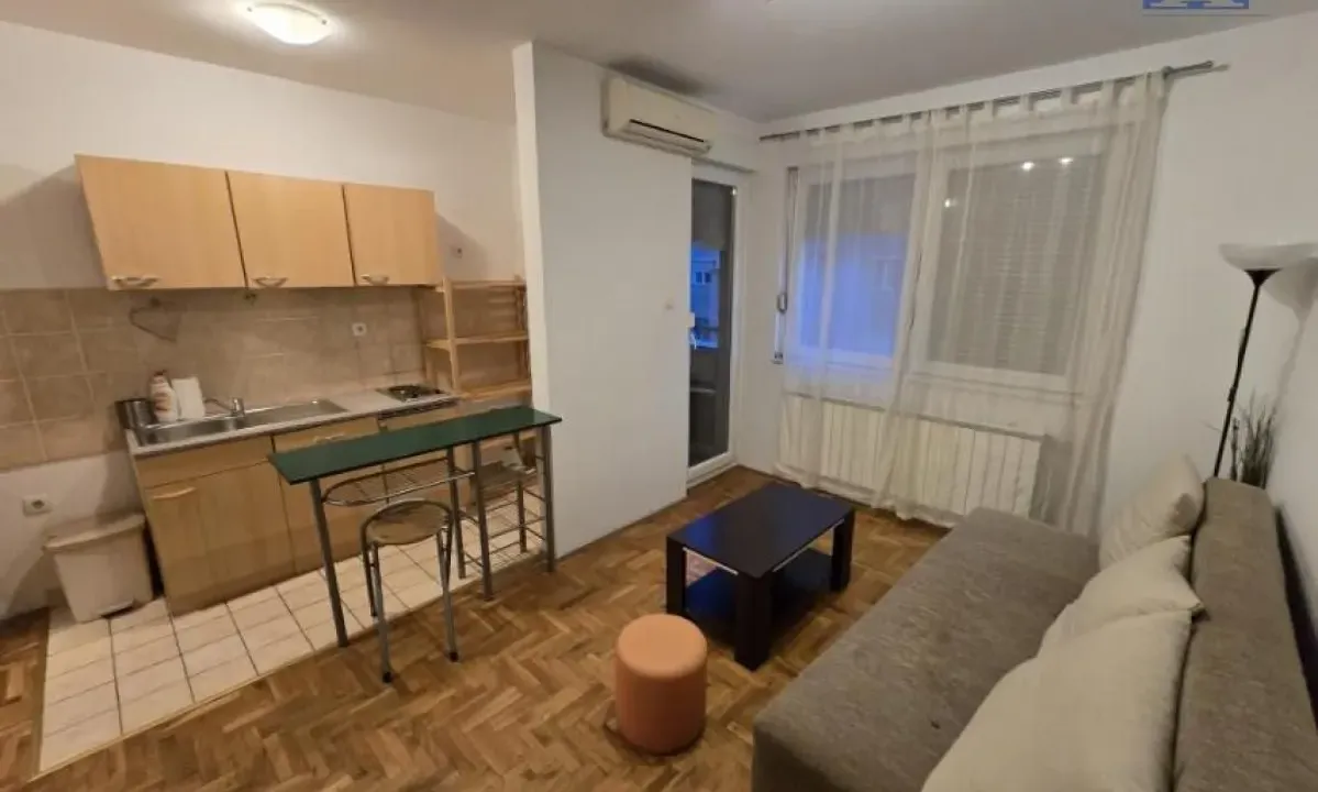 Rent, studio apartment, 28m², Bulevar Evrope, Novi Sad Sve Podlokacije